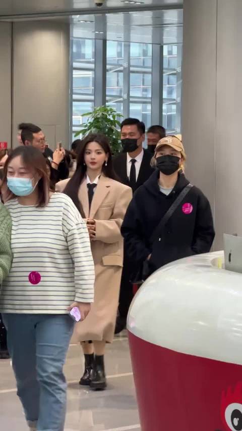 杨超越这个面部平整度真的很二次元漫画