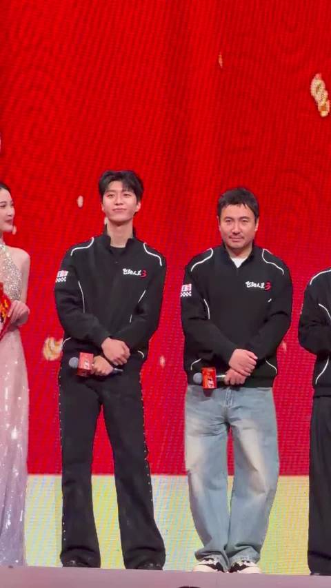 沈腾一开口那大茬子味儿，范丞丞就忍不住想笑