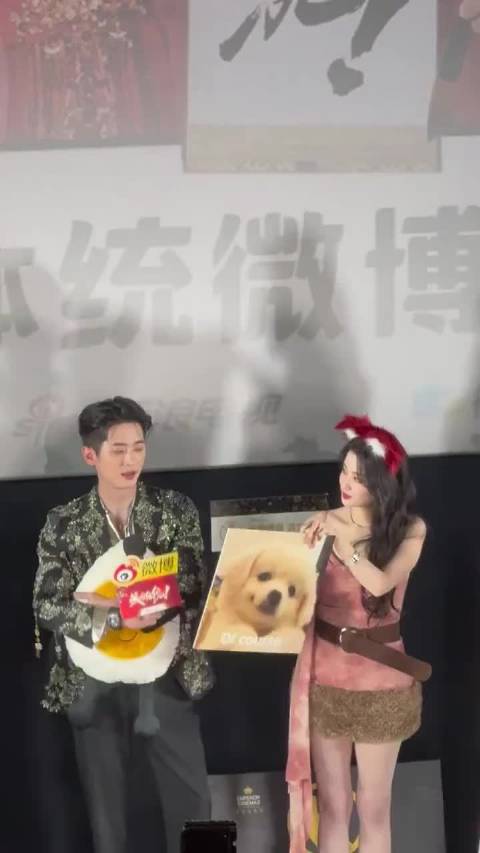 丞磊寒冬拍戏汗如雨下反差萌引关注