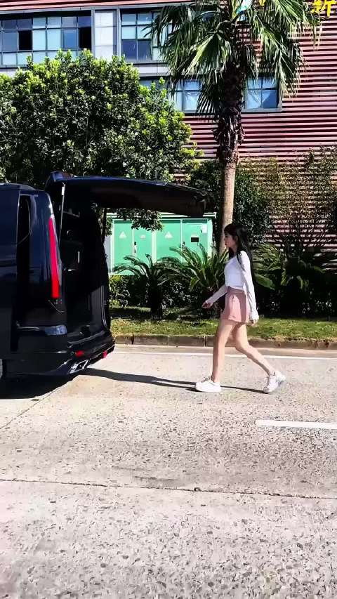 重新发明汽车之车轮会变形的商务车，受欢迎程度比传统车评高多了