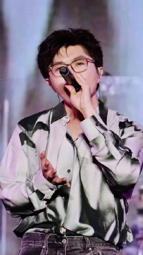 毛不易新歌《呓语》唱出倔强心声