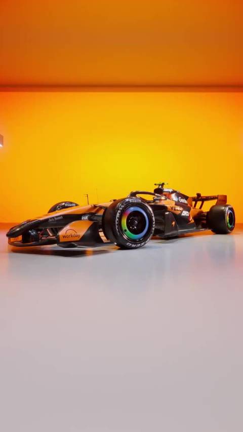 和赞助商logo融合得挺好的