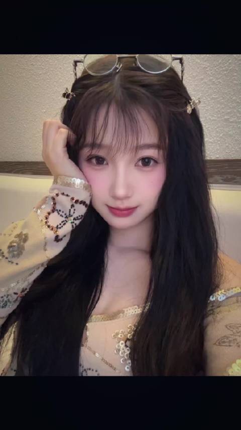 ysx虞书欣 在我眼中全部的景色都不及你回眸那一刻