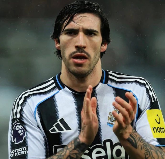 如果托纳利转会曼联，谁会成为纽卡斯尔中场的替代人选？