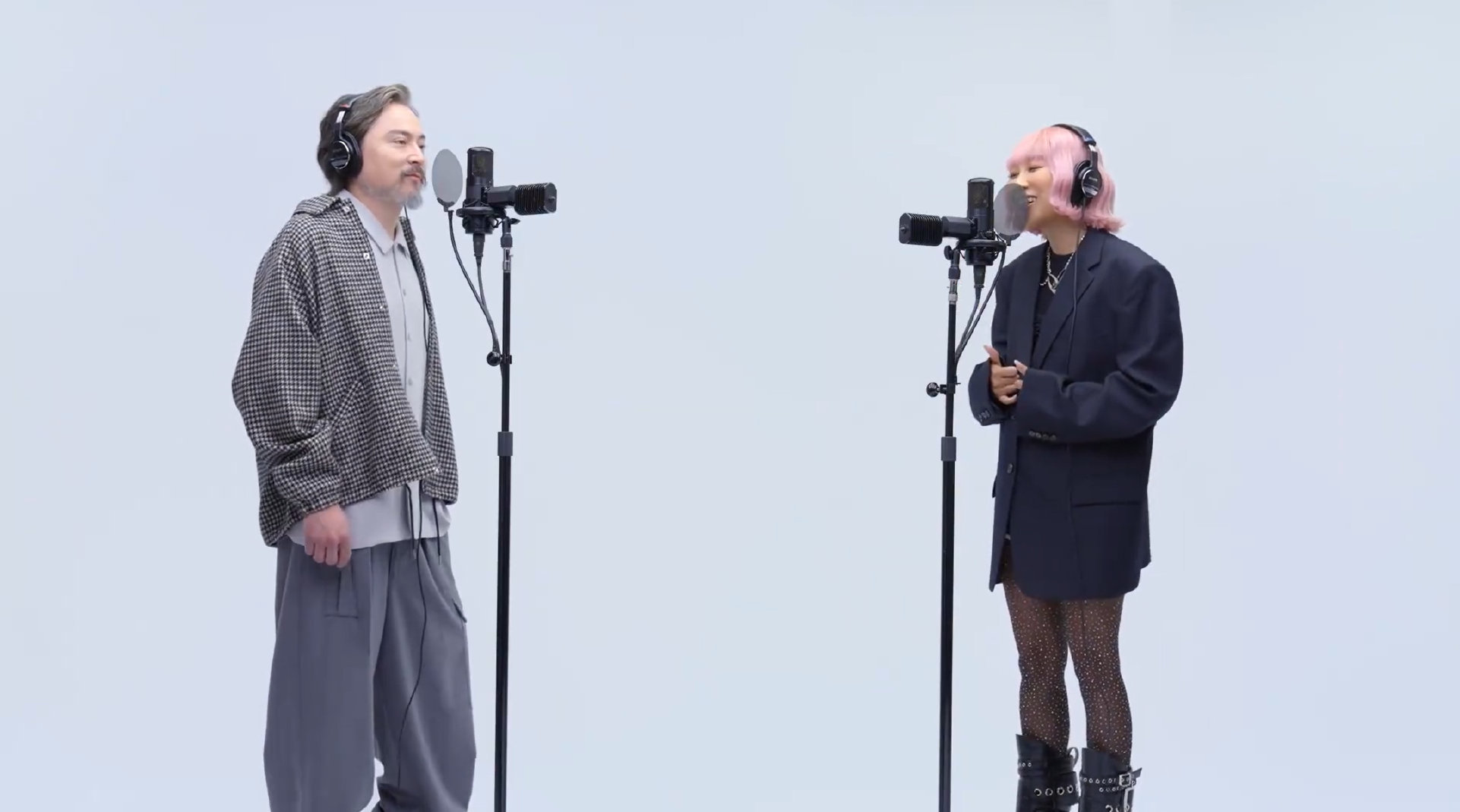 青山黛玛携手SoulJa献唱《留在我身边》现场版