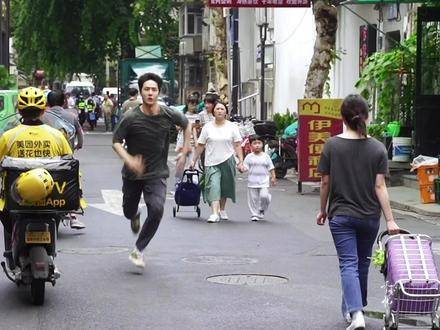 “一博坦言陈烁是位纯粹而坚定、令人揪心的人物，他自己又何尝不是如此！”