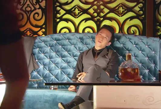 老板甘愿为莫妮卡豪掷500万