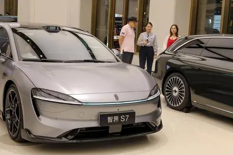 科技轿跑智界S7还能翻盘吗?