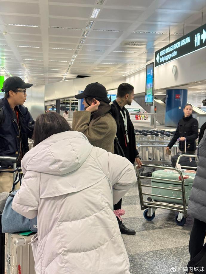 关晓彤米兰冬奥会低调观赛 素颜生图状态超能打