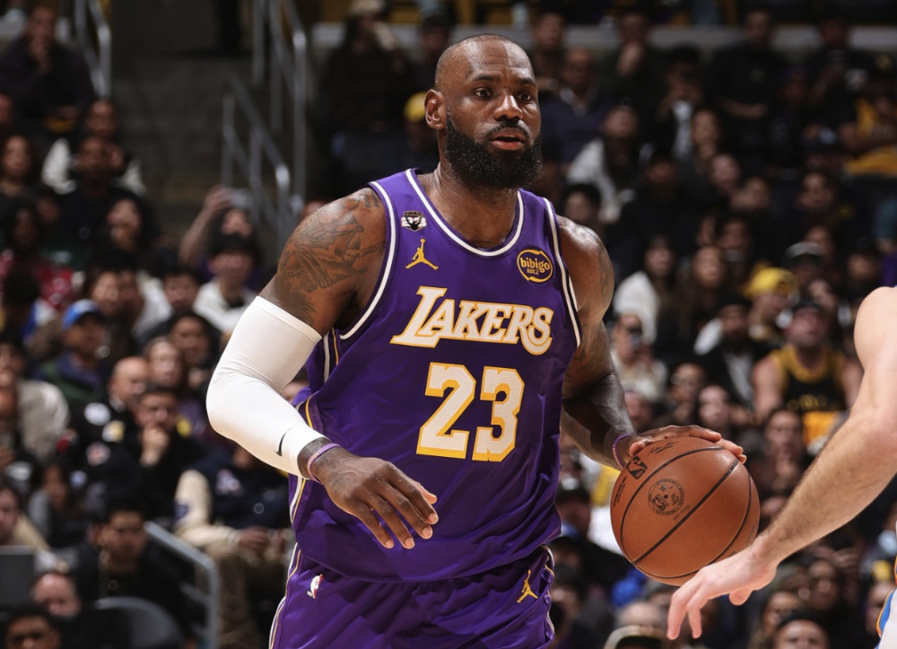 湖人无缘逆转遭雷霆双杀！詹姆斯空砍22+6+10 三分4中0丢关键追分球