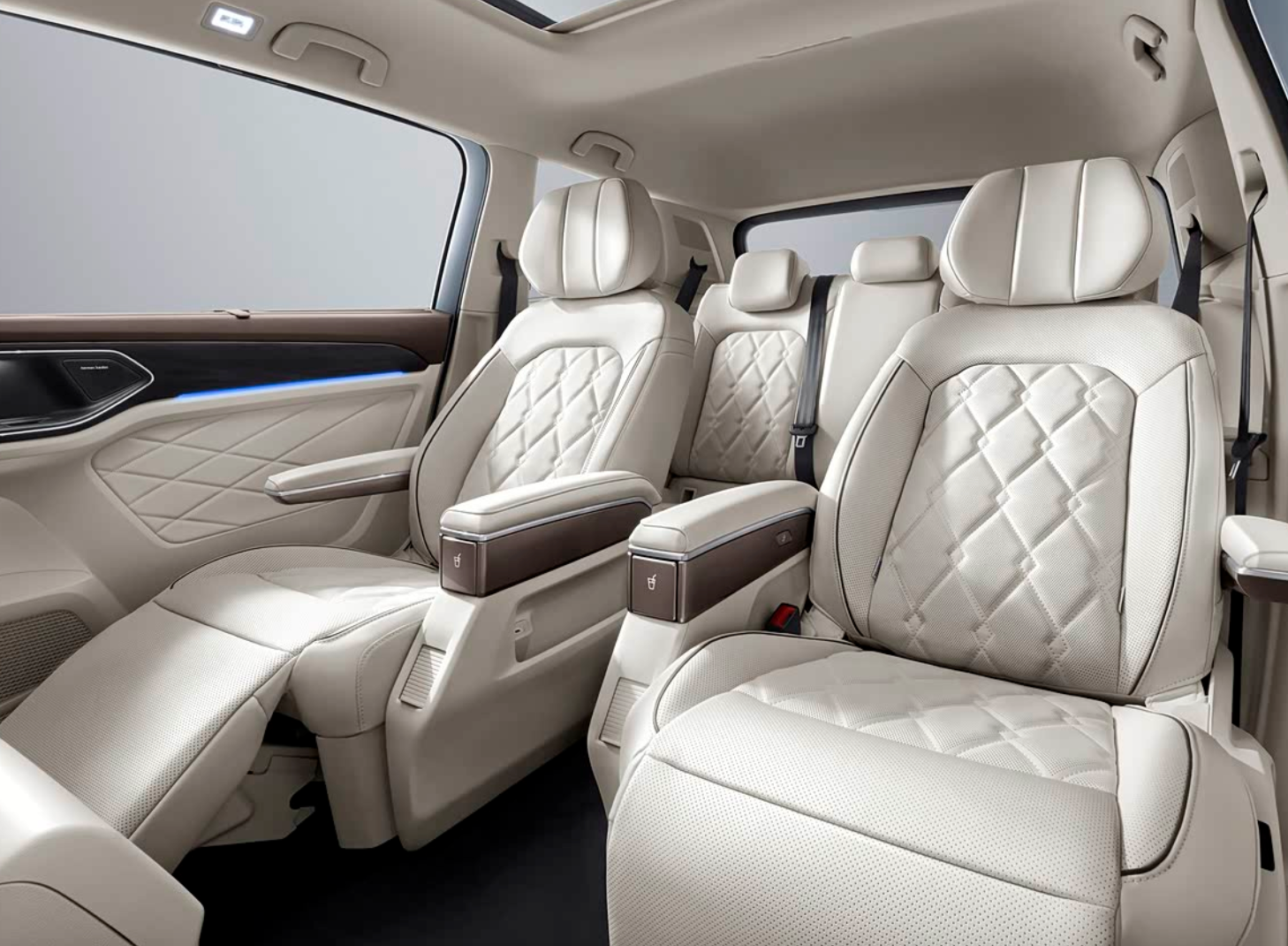 各有优势,丰田赛那对比大众威然