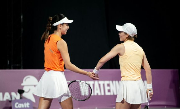 王欣瑜/郑赛赛0-2落败，止步WTA1000多哈站双打首轮