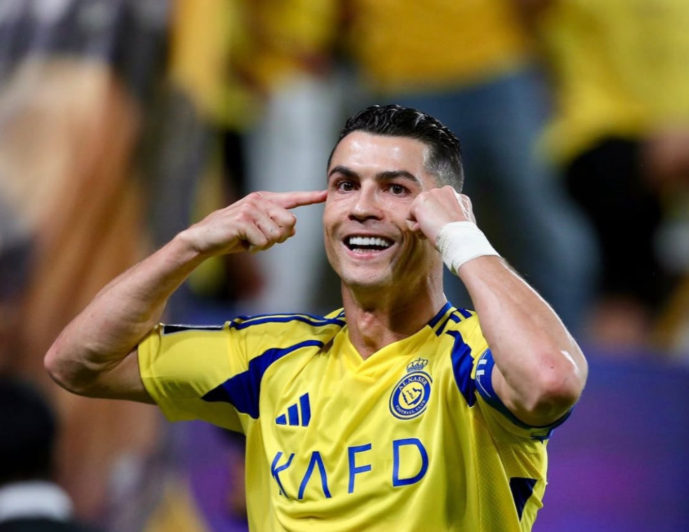 葡媒曝C罗结束罢赛,2大复赛要求得到满足,利雅得胜利结清欠薪