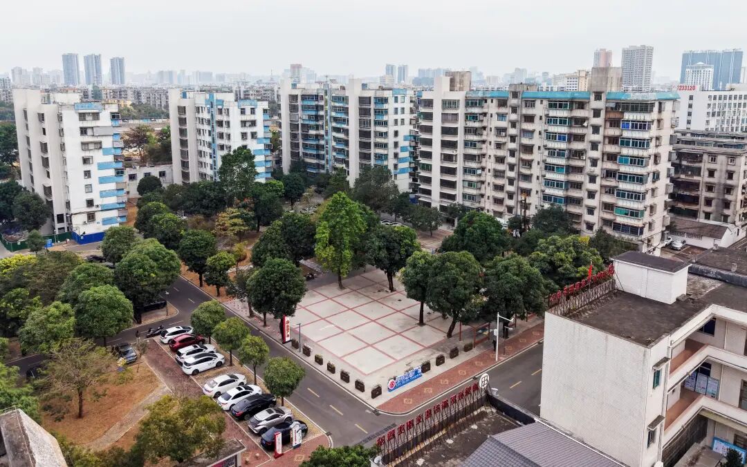 改造后的油城社区焕然一新。