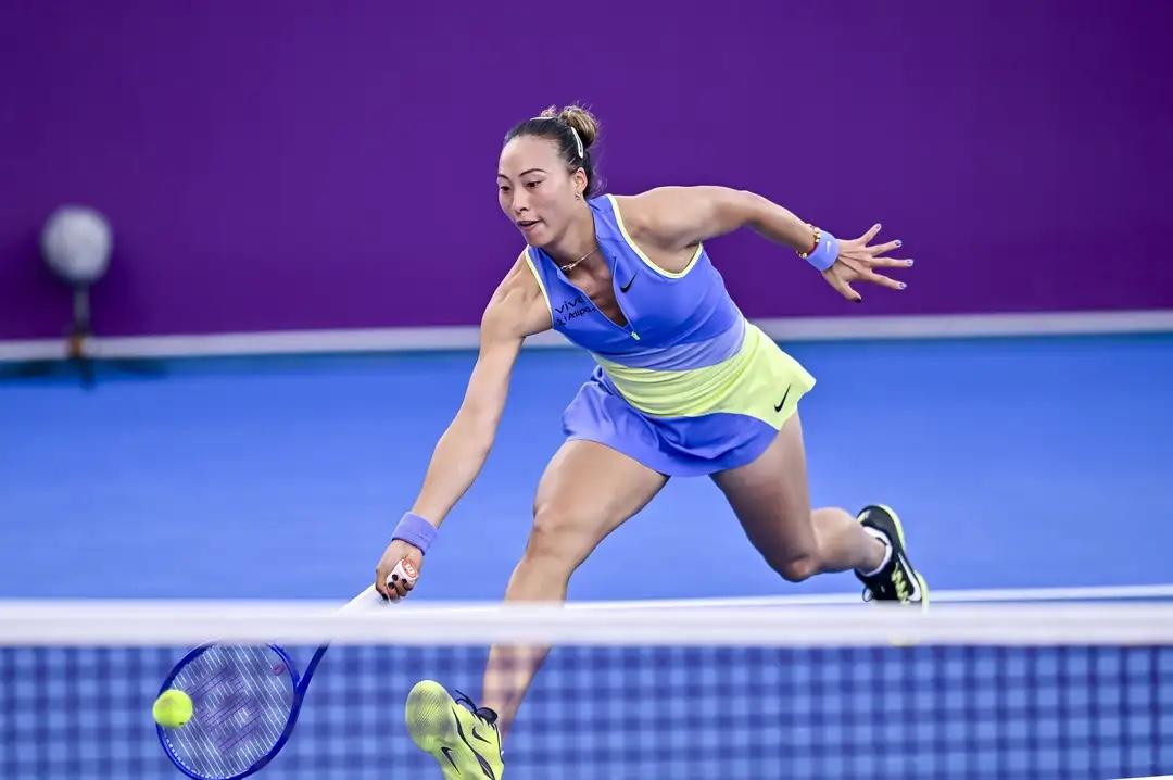 郑钦文10日晚迎战帕克斯，冲击WTA1000多哈站女单16强