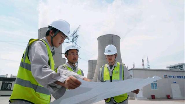 青年突击队在建设一线。中国能建建筑集团团委供图