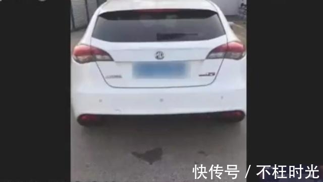 男子高速上驾车发觉车子在发抖,于是就停车下来查看,男子懵圈了_看看头条