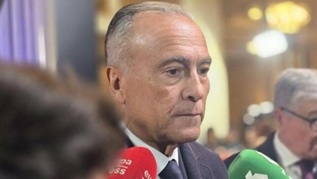 阿韦洛亚提及内格雷拉案？尤斯特：没啥要说的，我专注于巴萨