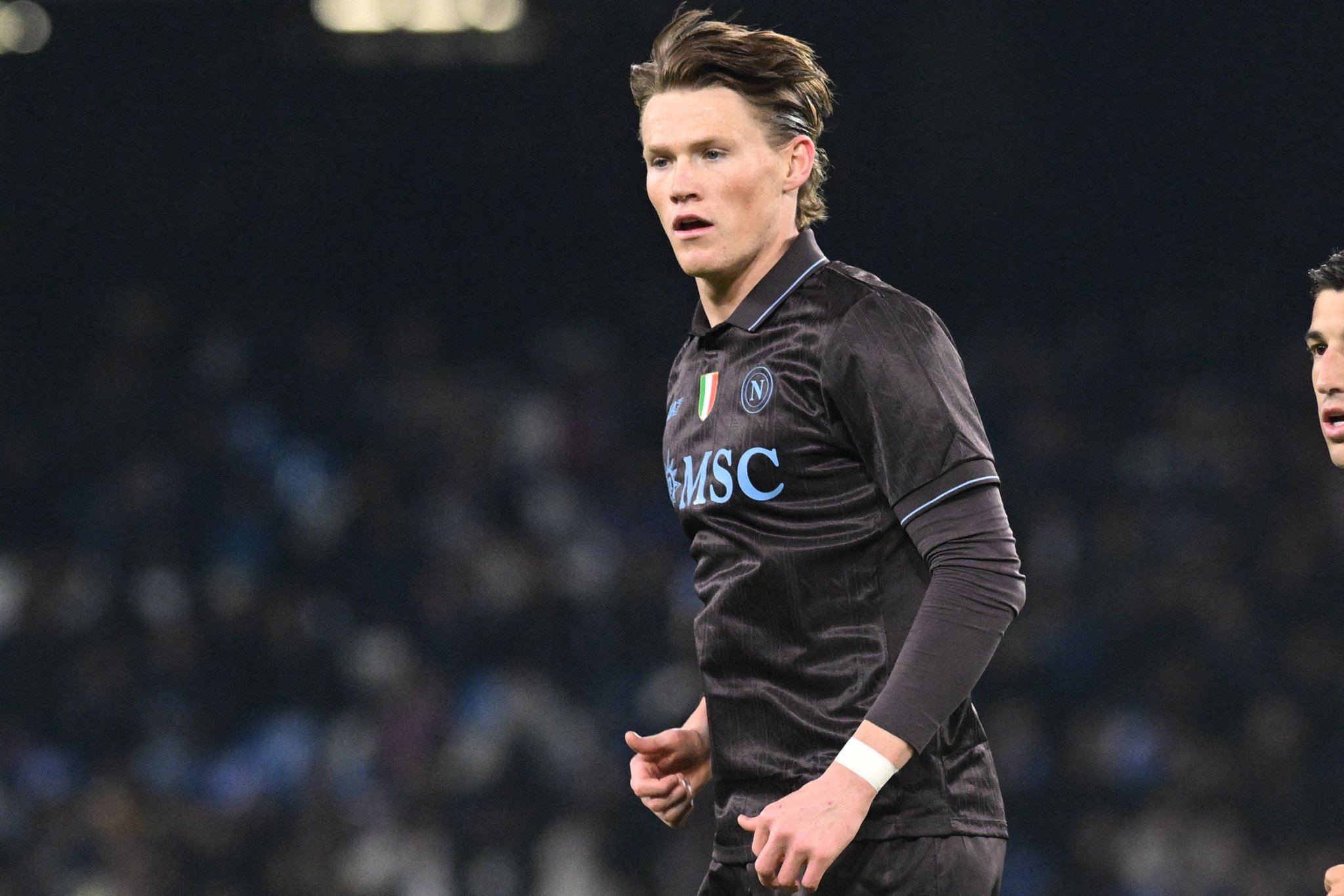 米体:那不勒斯希望麦克托米奈长期留队,与其续约至2030年