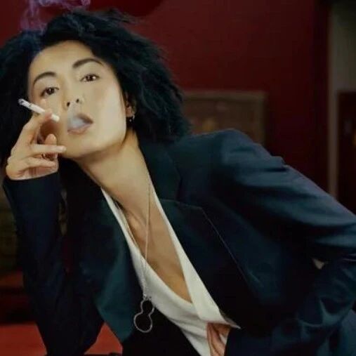 张曼玉和芒果闹崩了？古力娜扎被爆遭遇潜规则？孔雪儿有富二代男友？李冰冰姐妹感情是塑料的？