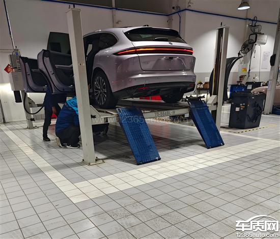 蔚来ET5T行驶B柱异响严重 无法查明原因