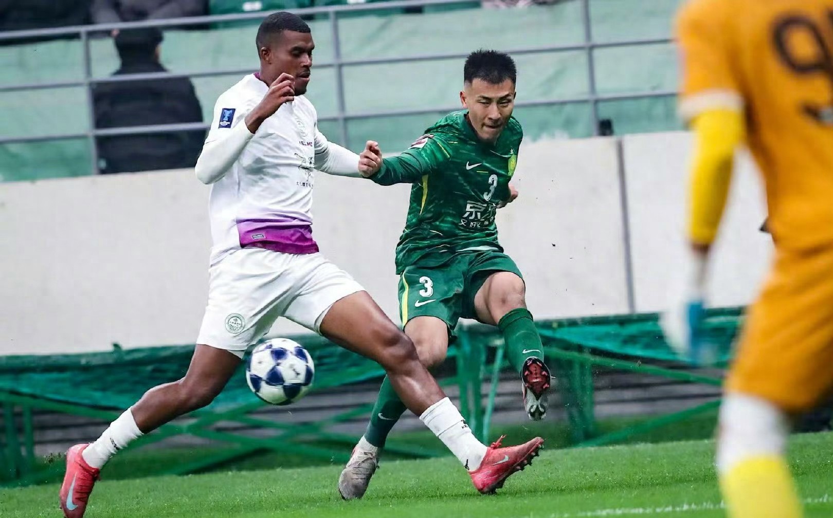 国安多亏续约王刚 新帅看不上达万？泰山5年长约锁住彭啸 拒绝挖角