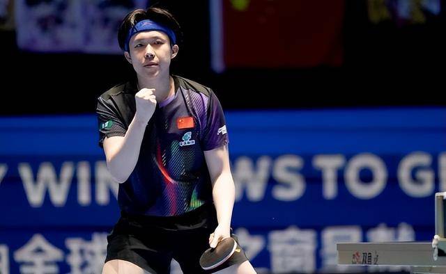国乒双冠到手!王楚钦4-2张本智和卫冕成功　王皓场边为世界第1鼓掌_决赛_男单_失误