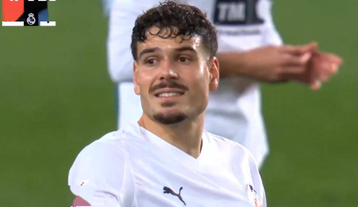 随着一场2-0,皇马拒绝爆冷,紧逼巴萨,西甲最新积分榜:两队仅差1分_瓦伦西亚_姆巴佩_阿韦洛