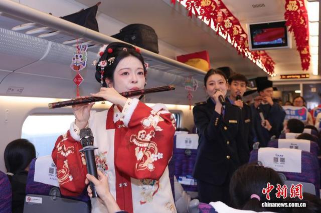 文艺表演。银川客运段供图