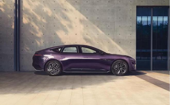 闪电快讯 ｜ 阿维塔12 2025款焕新升舱，26.99万元起售