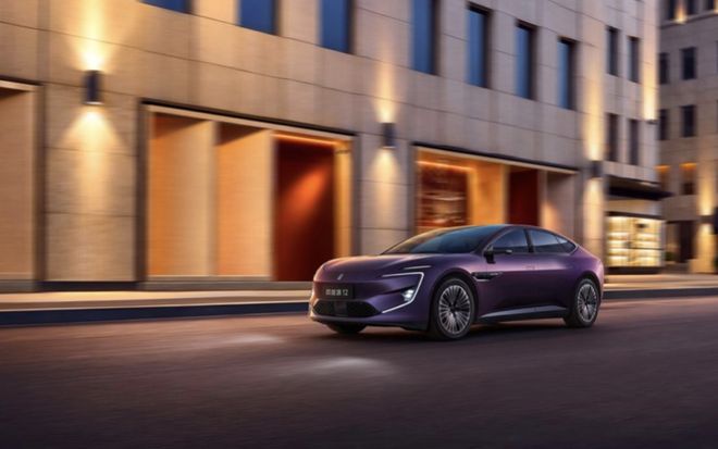 阿维塔12 2025款上市，26.99万元起售