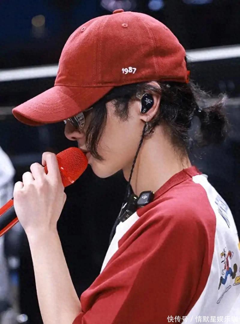 “基因变异体”从“火星弟弟”到实力歌王：华晨宇的音乐逆袭之路