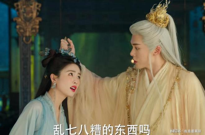 曾舜晞：他是富二代，16岁弃学进娱乐圈，20岁演张无忌被骂惨