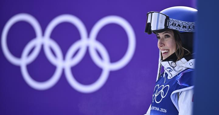 追光｜穿过一路荆棘，同样的银牌，不同的光芒