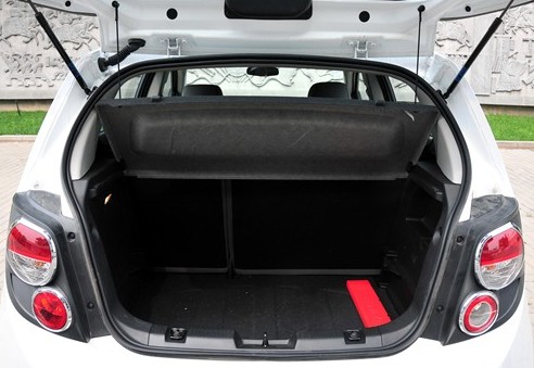 后排座椅放倒方式