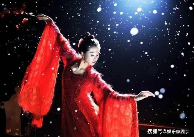 《白日提灯》原著小说讲的什么故事?男主到底什么身份?女主为什么成了凡人?_男女_罗云熙