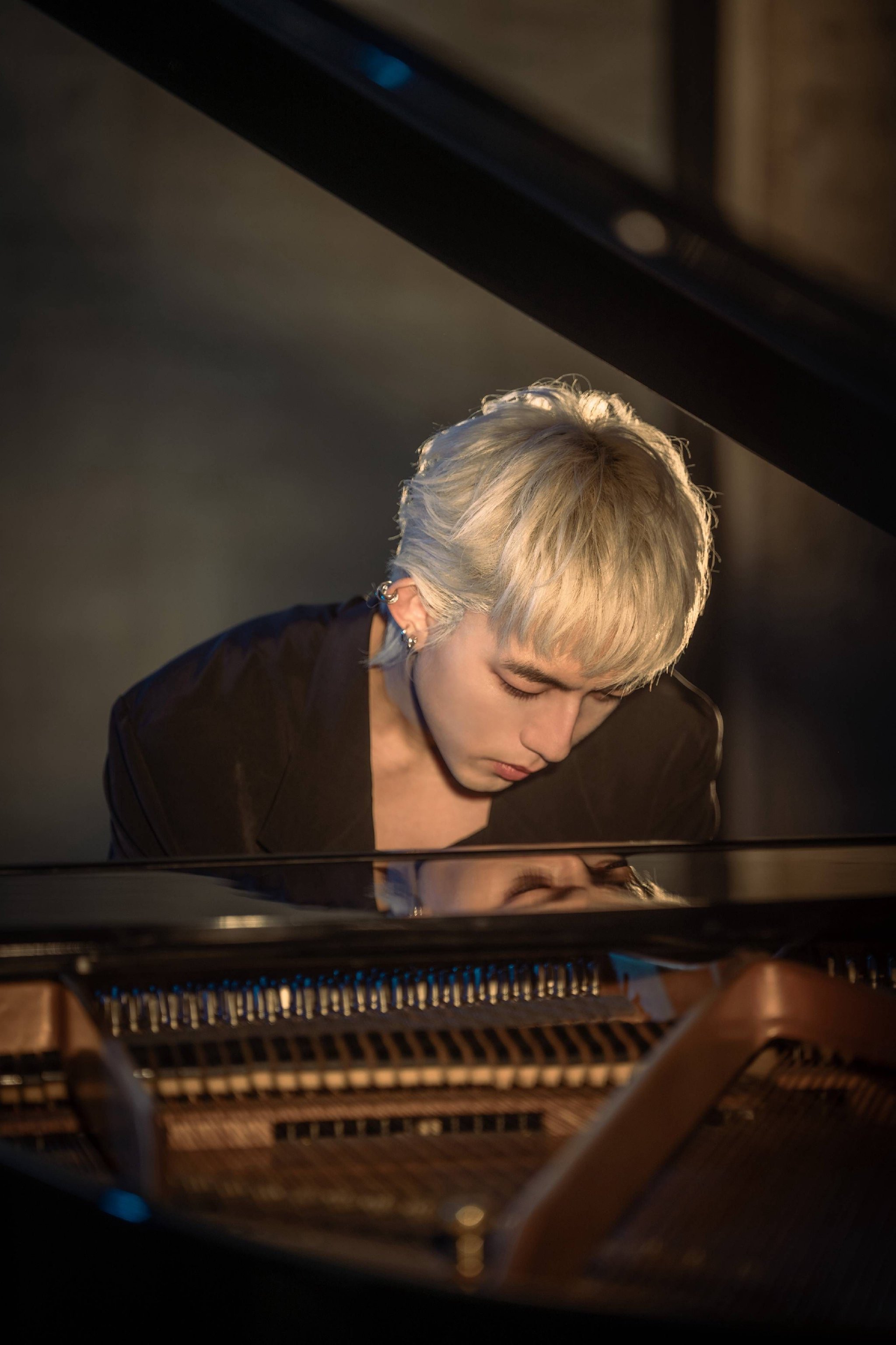 林宥嘉《讨骂的直到今天还是不愿对你说脏话》特别歌名再掀热议_首歌_弹钢琴_情歌