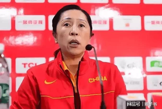 惊爆！63岁女帅或取代宫鲁鸣，女篮3大难题待解！