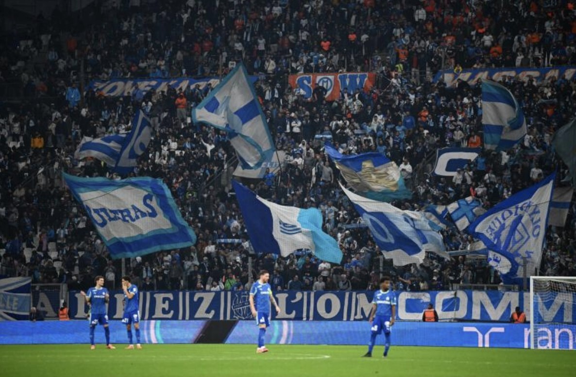 队报:马赛球迷要求德泽尔比下课以及剥夺巴列尔迪的队长袖标