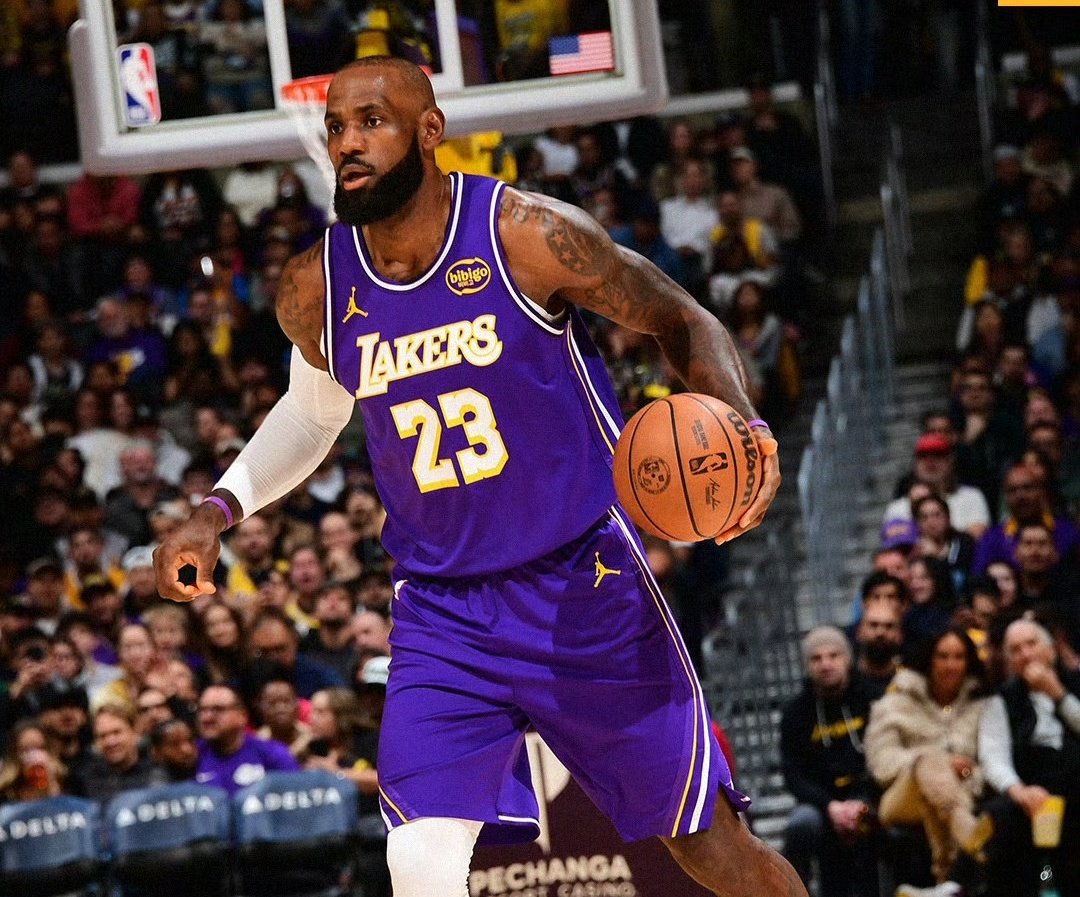 随着湖人110-119残阵雷霆、掘金被绝杀,NBA最新积分榜:火箭利好!