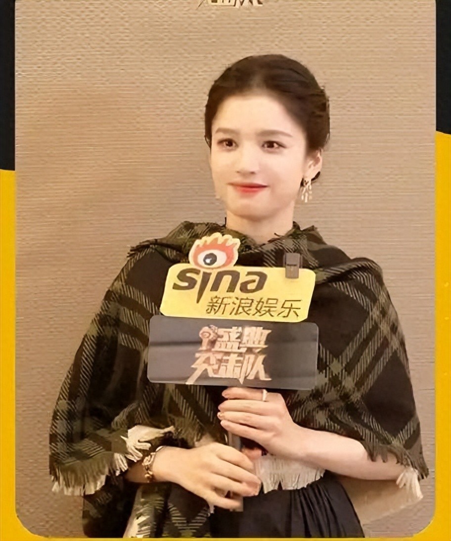 身高焦虑下,明星张婧仪讲述成长痛:身高的烦恼与希望