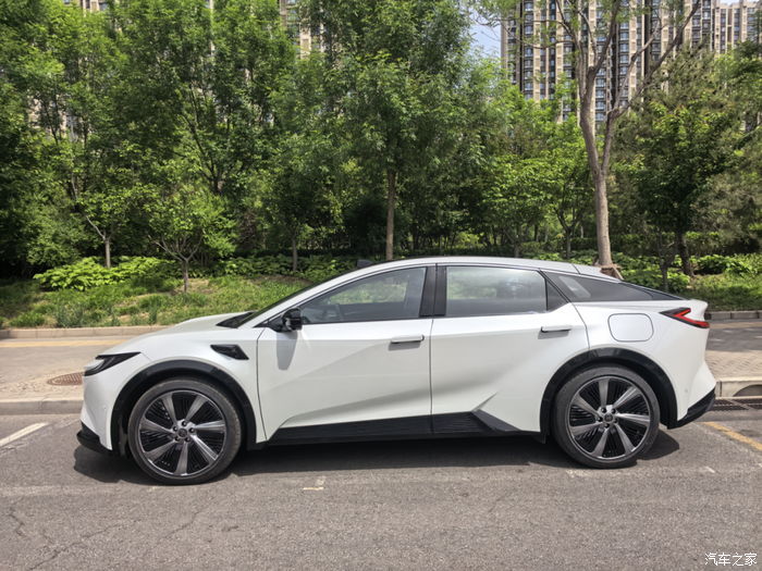 每一次互动，都像一次流畅的对话_丰田bZ5