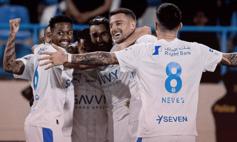 沙特联最新积分战报:利雅得新月豪取大胜 本泽马首秀帽子戏法引发C罗郁闷