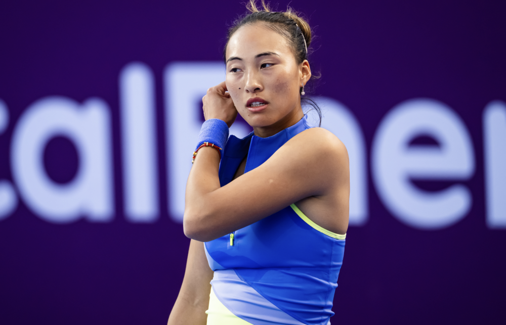 郑钦文在浴室哭了：中网强行复出导致无缘澳网 2个疑问快让她崩溃