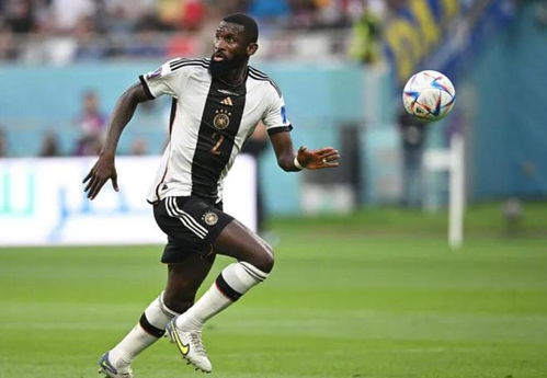 本田圭佑解说首秀闪耀,犀利点评德国战车翻车瞬间_多特软件资讯