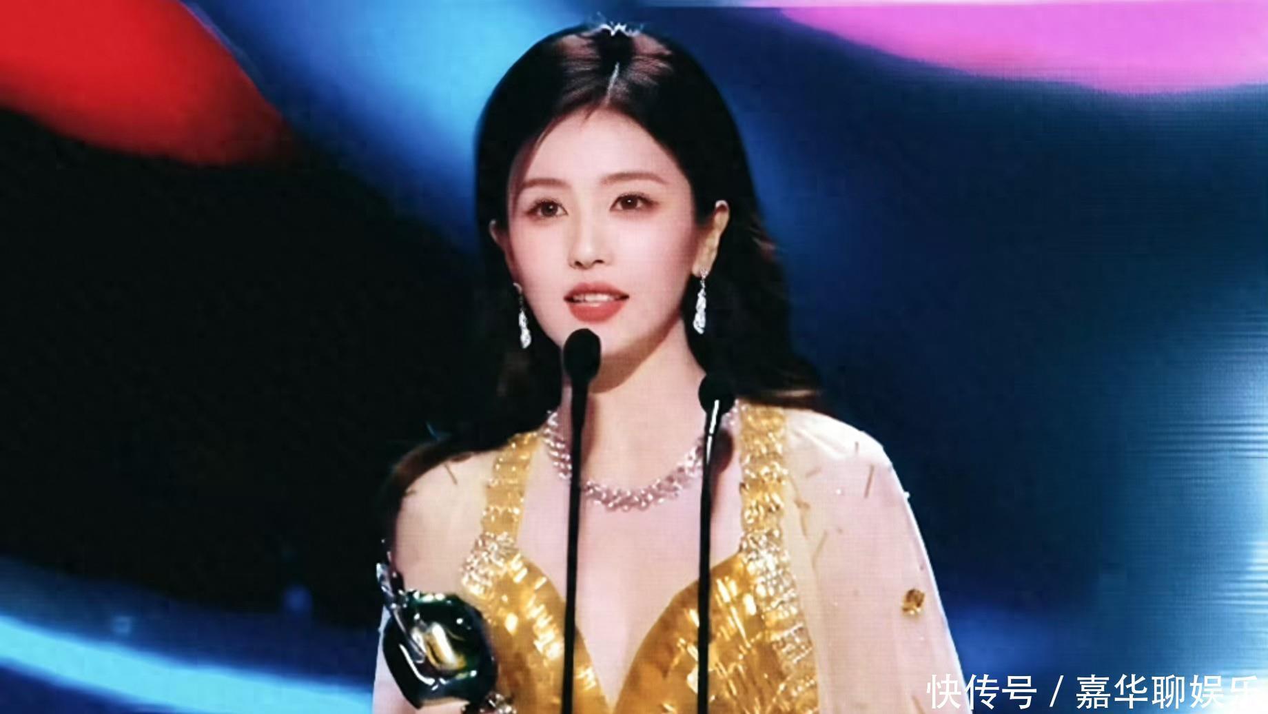 白鹿一年三爆，二封尖叫女神！她凭什么稳坐顶流？