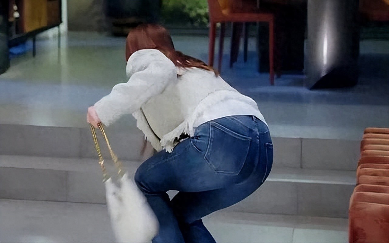 谁还说白鹿不适合牛仔裤?大错特错!