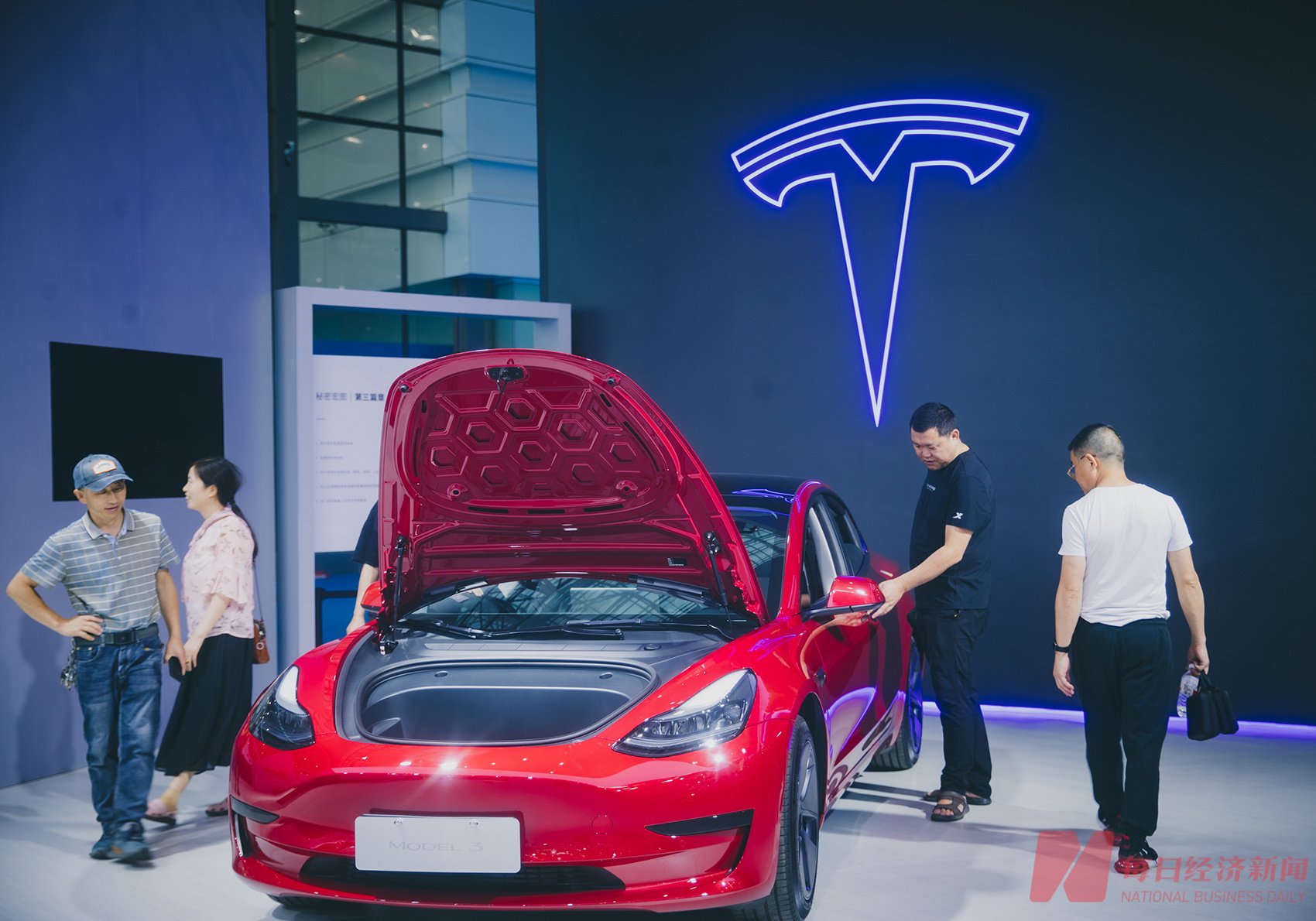 一线调查|“7年低息”多米诺骨牌倒向二手车市场:已有车商跟风免息,直呼“逃不过比价”