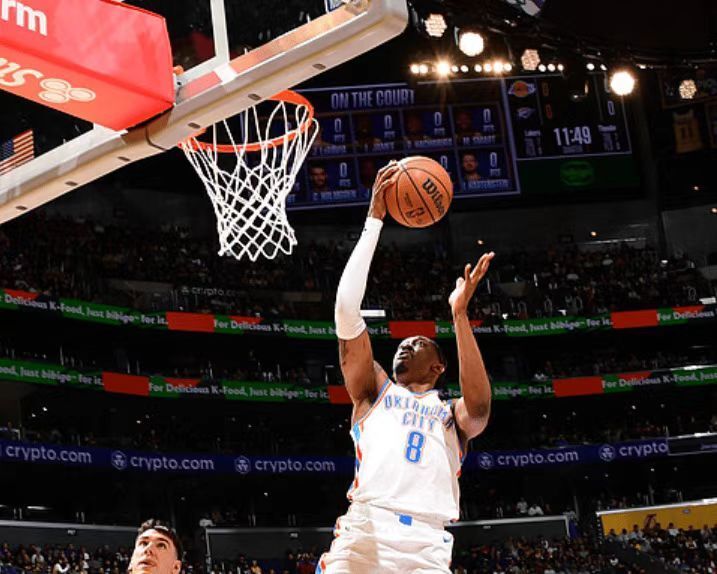 詹皇砍22+10不敌残阵雷霆!小里16+7,5投7中,新援肯纳德被高估