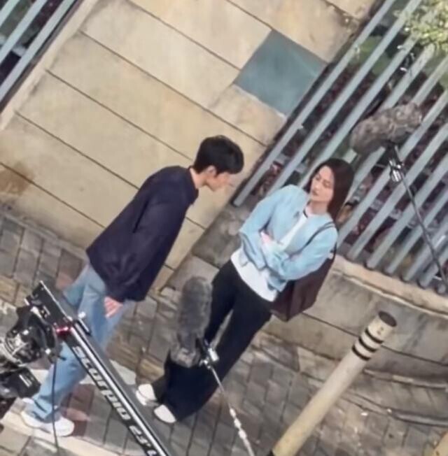 2月8日,肖战《小城良方》深圳最新路透